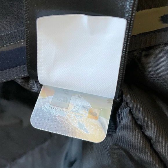 The North Face Women’s DMTR FUTURELIGHT Down Ski Jacket In TNF Black - Picture 13 of 13